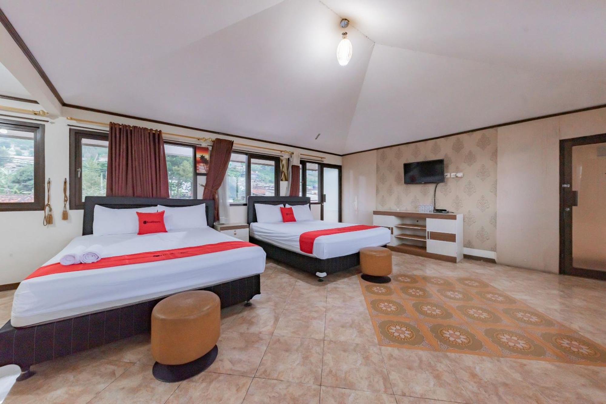 Reddoorz Near Cikole Lembang Hotel Exterior photo