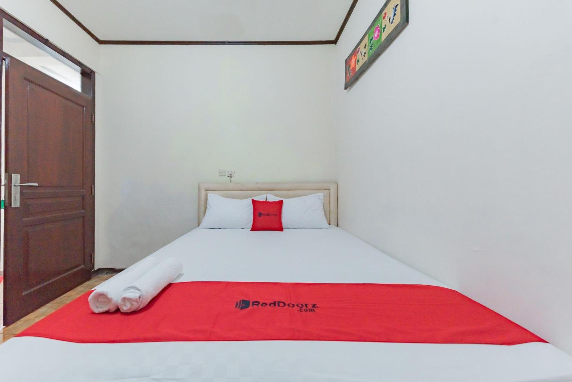Reddoorz Near Cikole Lembang Hotel Exterior photo