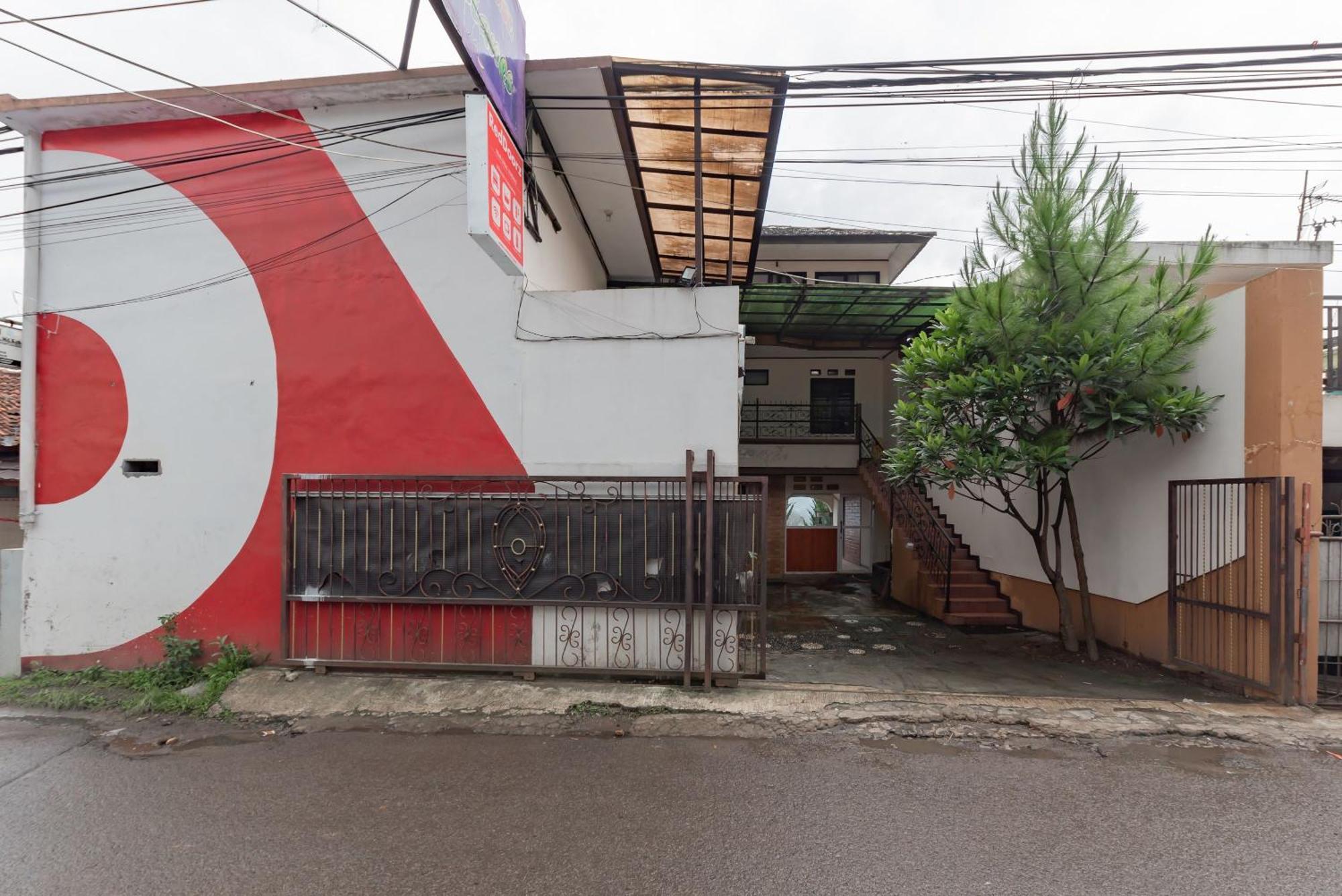 Reddoorz Near Cikole Lembang Hotel Exterior photo
