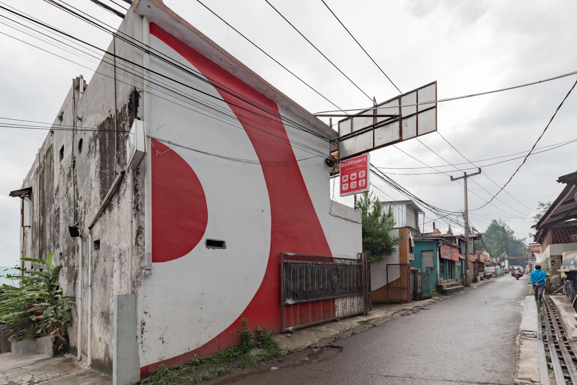 Reddoorz Near Cikole Lembang Hotel Exterior photo