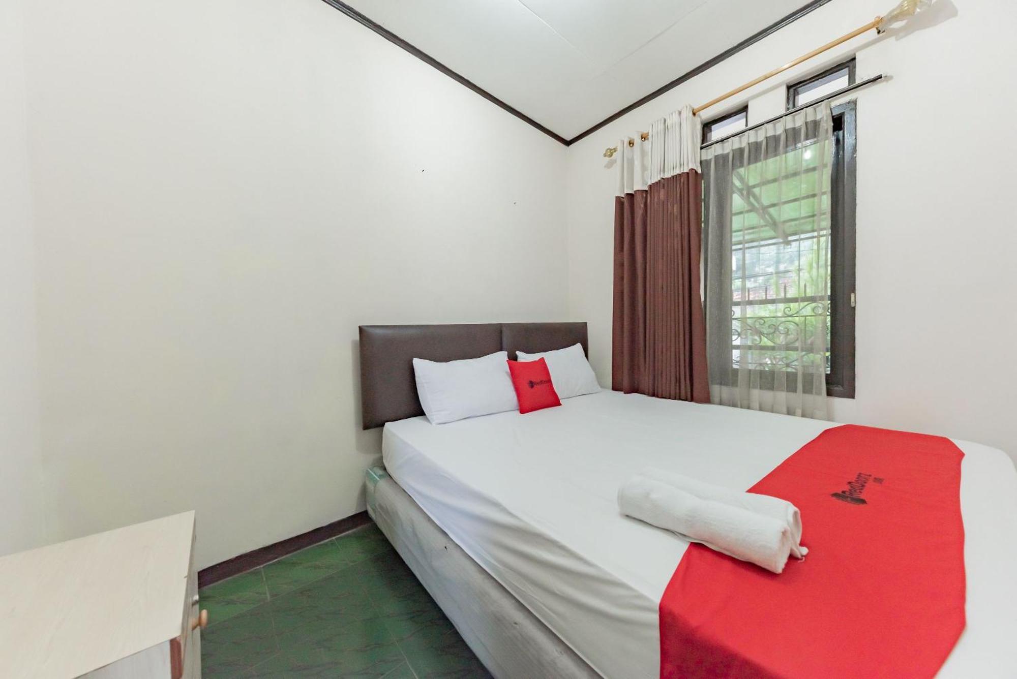 Reddoorz Near Cikole Lembang Hotel Exterior photo