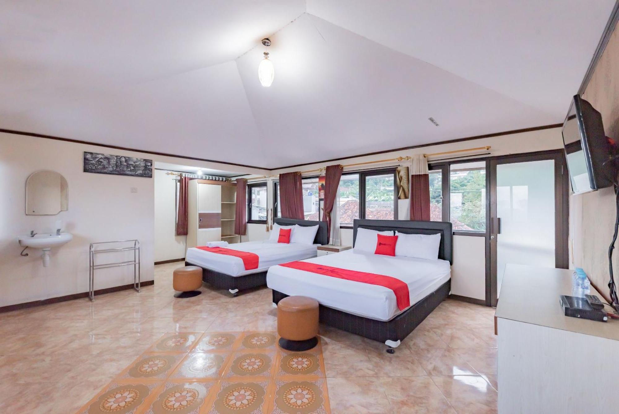 Reddoorz Near Cikole Lembang Hotel Exterior photo