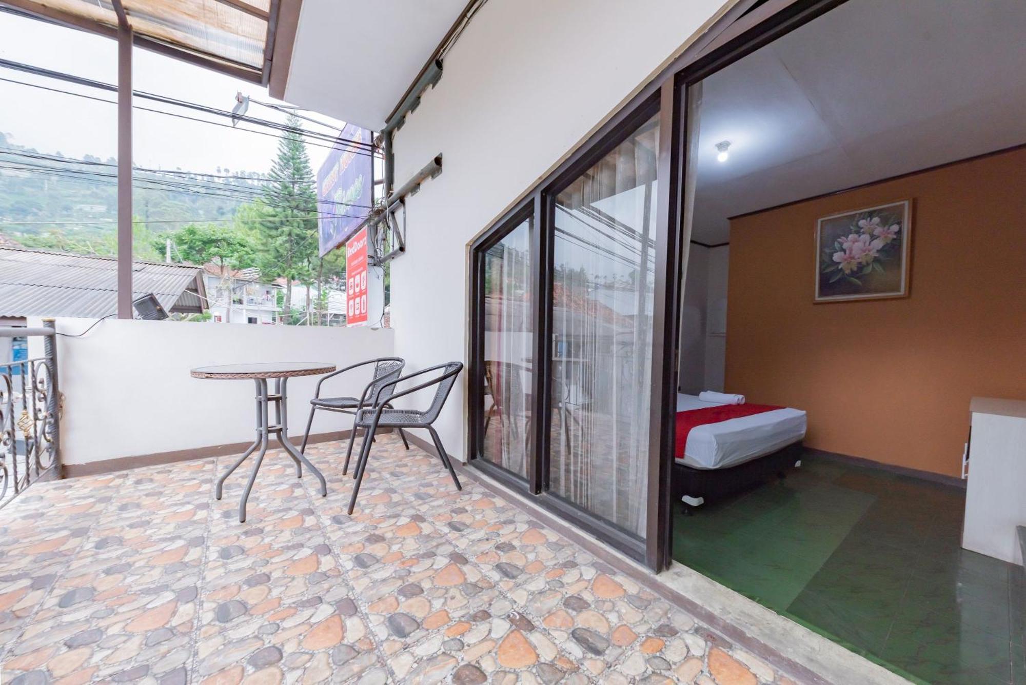 Reddoorz Near Cikole Lembang Hotel Exterior photo