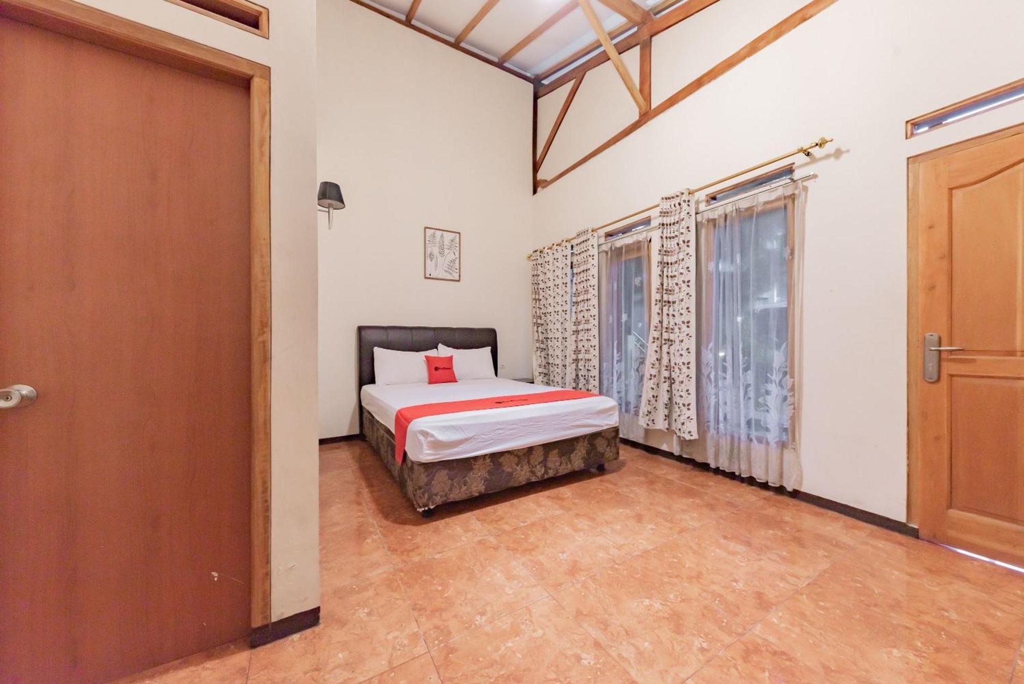 Reddoorz Near Cikole Lembang Hotel Exterior photo