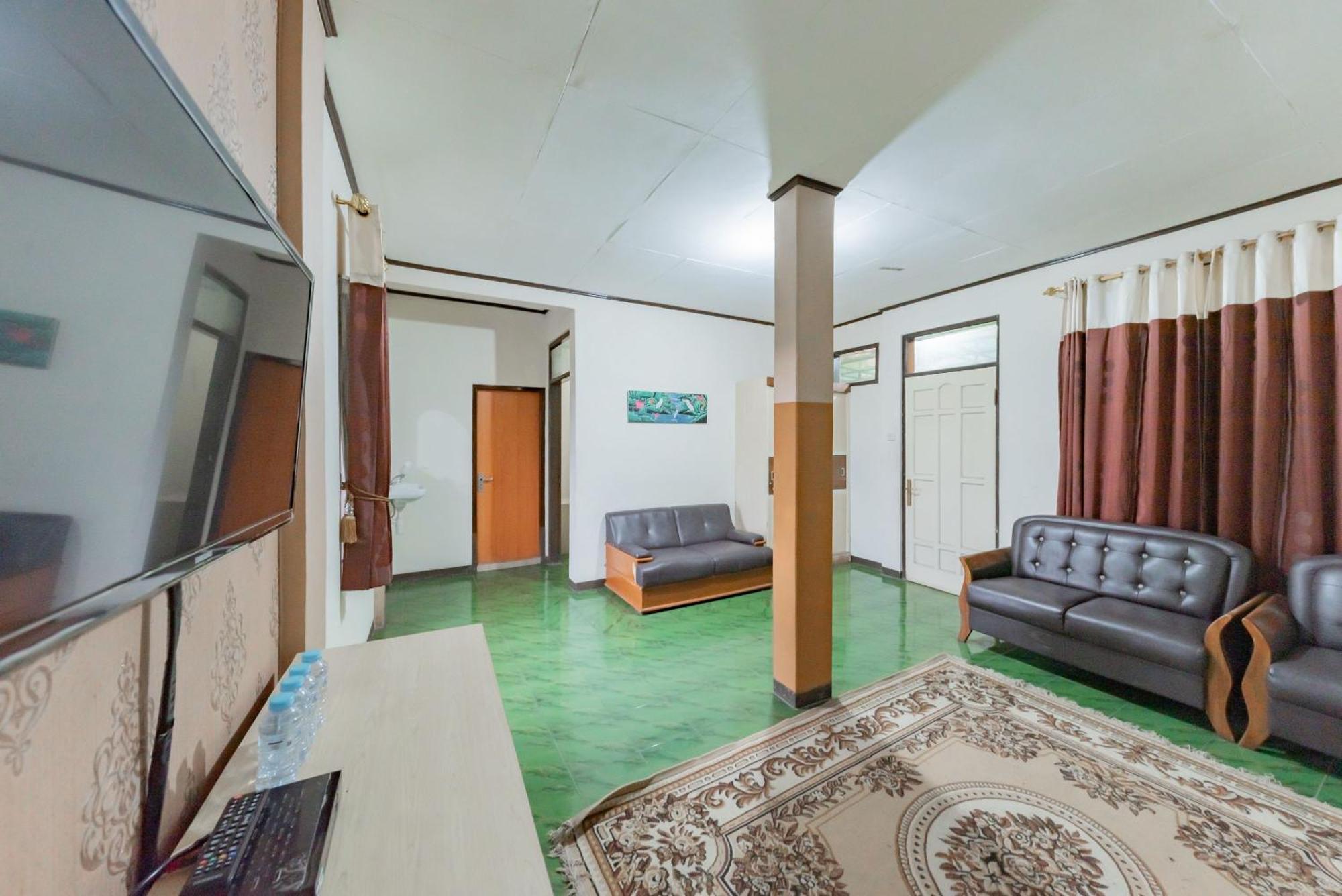 Reddoorz Near Cikole Lembang Hotel Exterior photo